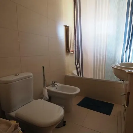 1 Bedroom Apartment, 5 Minute Walk To The Beach البوفيرا