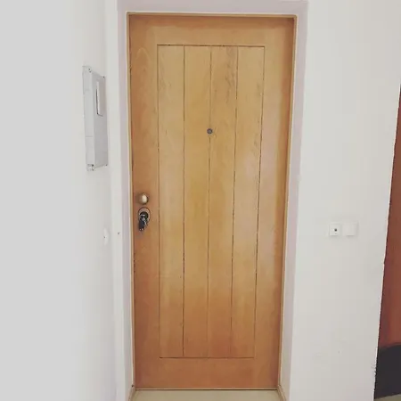 1 Bedroom Apartment, 5 Minute Walk To The Beach البوفيرا